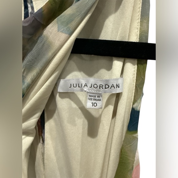 NWT Julia Jordan Green Watercolor Floral Crinkle Maxi Dress – Size 10 – Elegant - Picture 7 of 9